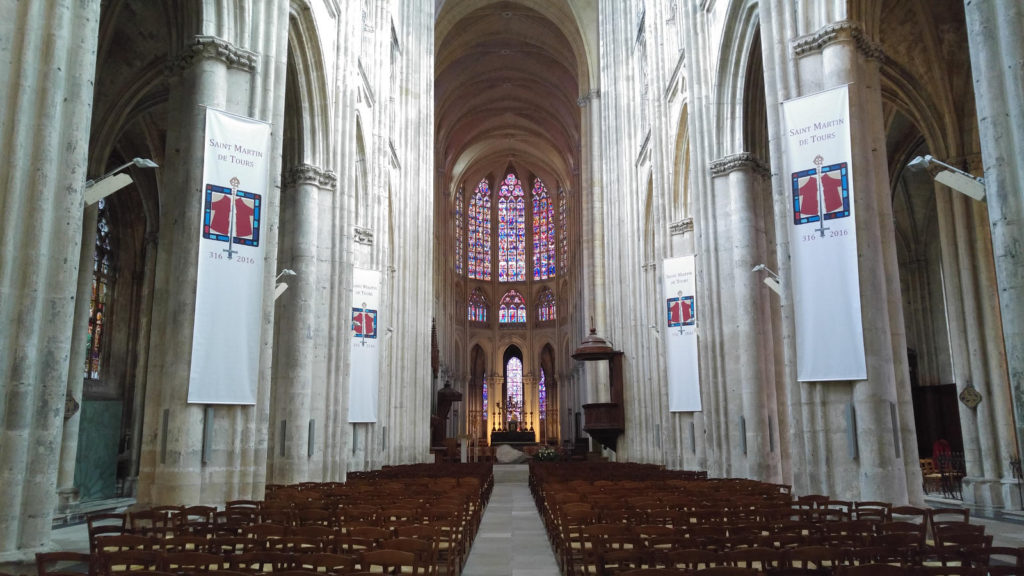 Saint Gatien Cathedral inside